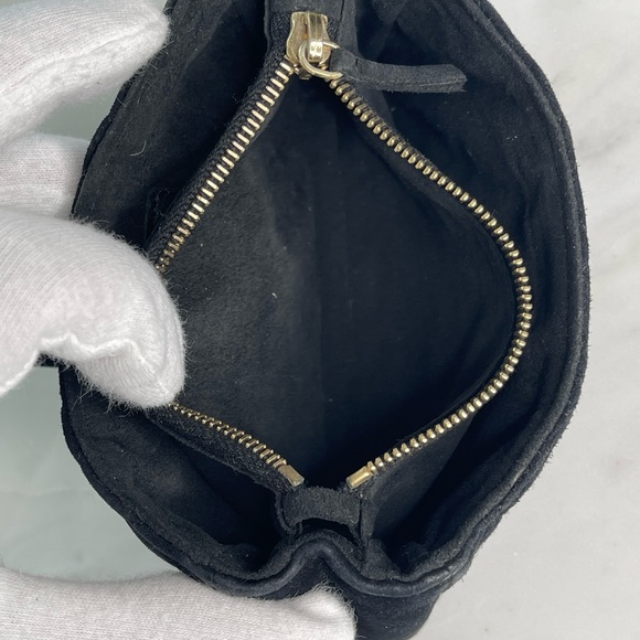 CHANEL Black Quilted Wallet - Picture 14 of 16